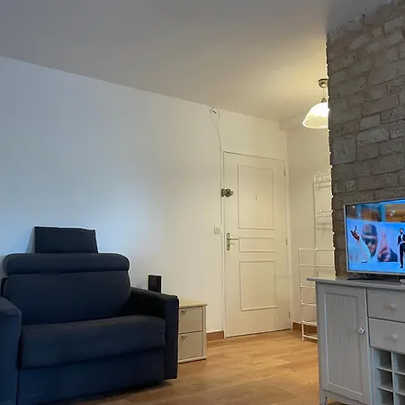 Apartment Apartment *